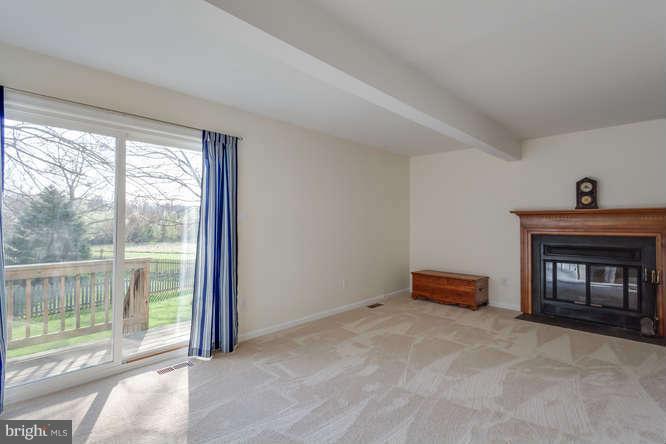 4337 Cub Run Road Chantilly, VA 20151 - Photo 16 of 30 Family Room