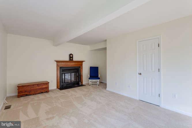 4337 Cub Run Road Chantilly, VA 20151 - Photo 17 of 30 Family Room