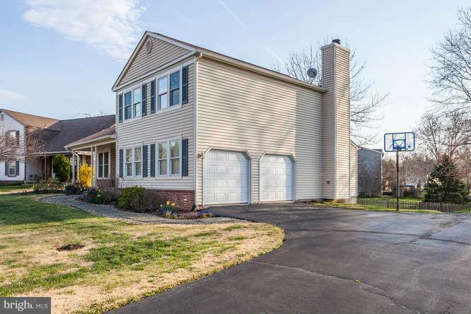 4337 Cub Run Road Chantilly, VA 20151 - Photo 3 of 30 Exterior (General)