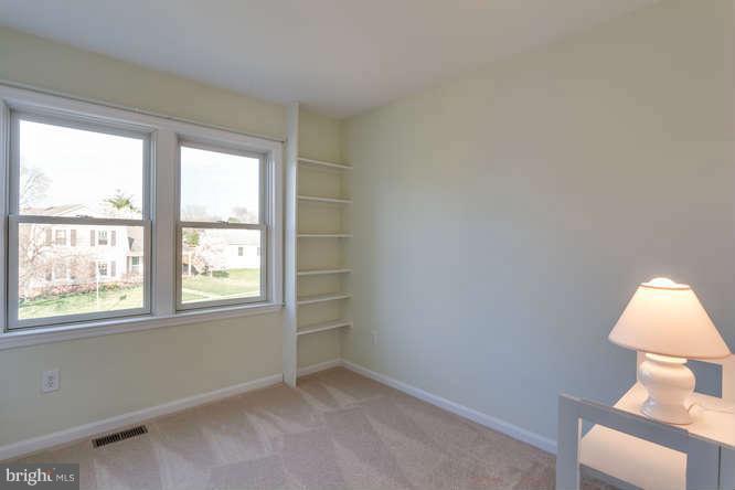 4337 Cub Run Road Chantilly, VA 20151 - Photo 26 of 30 Bedroom