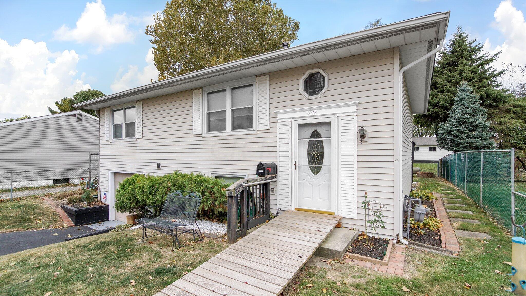 3949 Hillman Road West Columbus, OH 43207 - Photo 3 of 28 4-web-or-mls-3949-hillman-rd-w