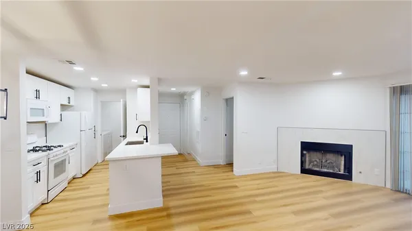 $1,750 | 2200 South Fort Apache Road, Unit 2047, Las Vegas, NV 89117