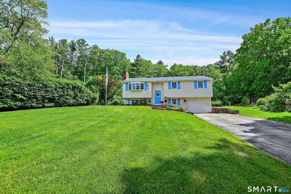 $350,000 | 17 Plainview Drive, Plainfield, CT 06239