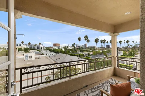 $1,899,000 | 432 South Willaman Drive, Unit 401, Los Angeles, CA 90048