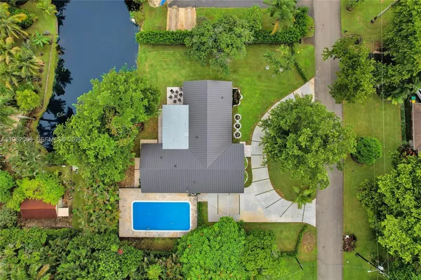 $7,700 | 470 Petersburg Trail, Unit 470, Plantation, FL 33325