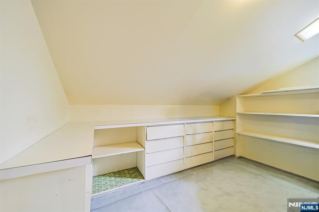586 Hillside Street Ridgefield, NJ 07657 - Photo 38 of 46