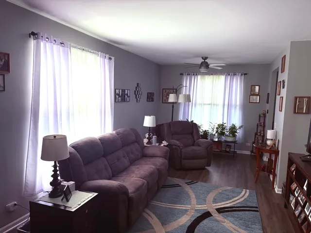 $269,900 | 1461 Waterside Drive, DeKalb, IL 60115