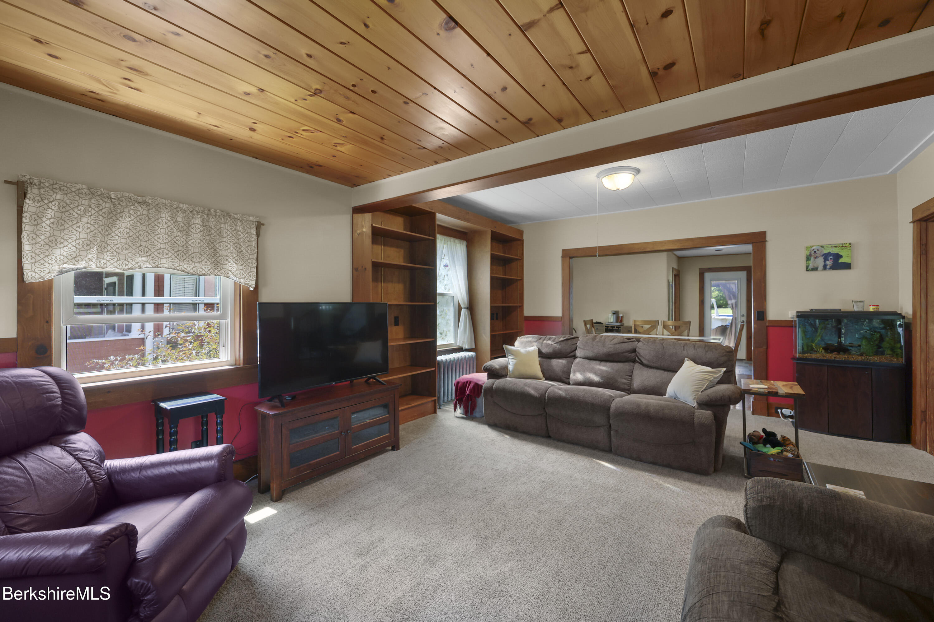 47 Onota Street Pittsfield, MA 01201 - Photo 13 of 56 Living Room
