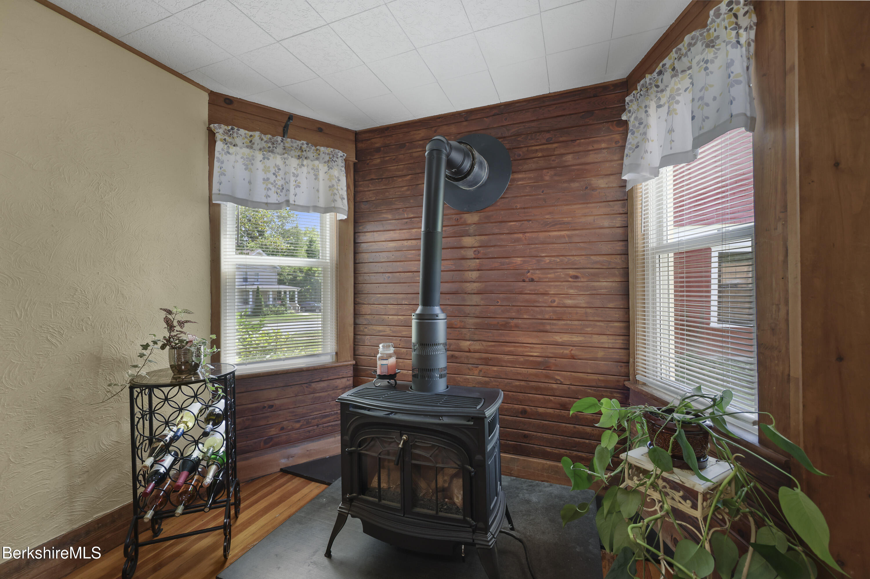 47 Onota Street Pittsfield, MA 01201 - Photo 24 of 56 Dining Room