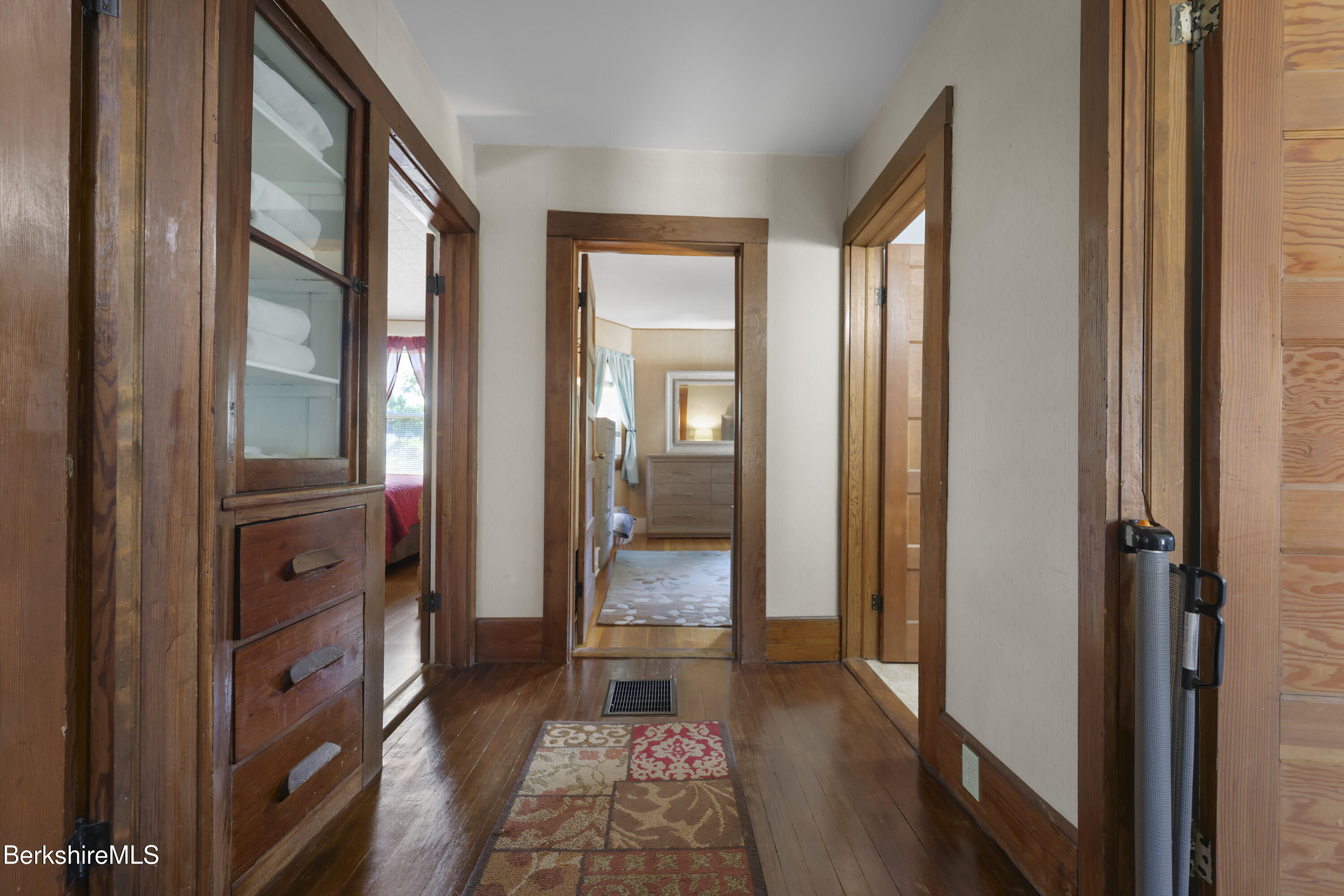 47 Onota Street Pittsfield, MA 01201 - Photo 26 of 56 Second Floor Landing1