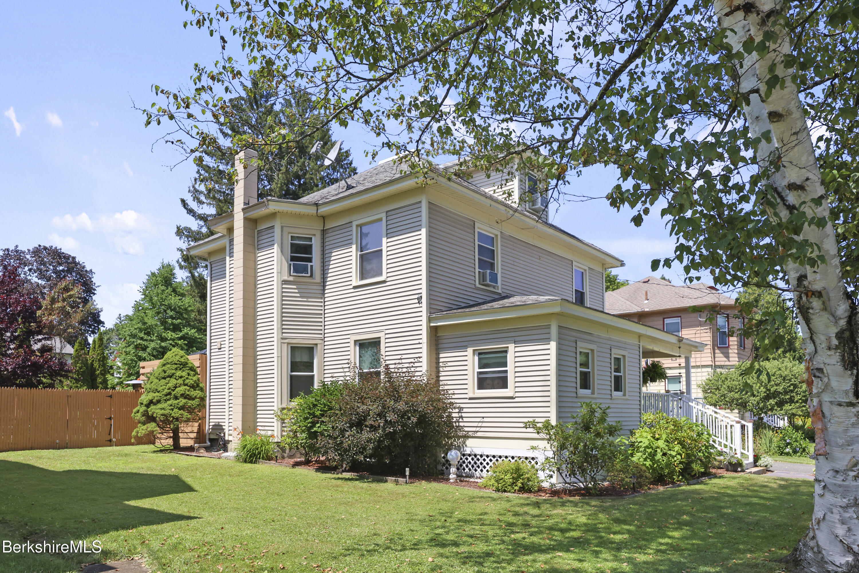 47 Onota Street Pittsfield, MA 01201 - Photo 3 of 56 Exterior Front