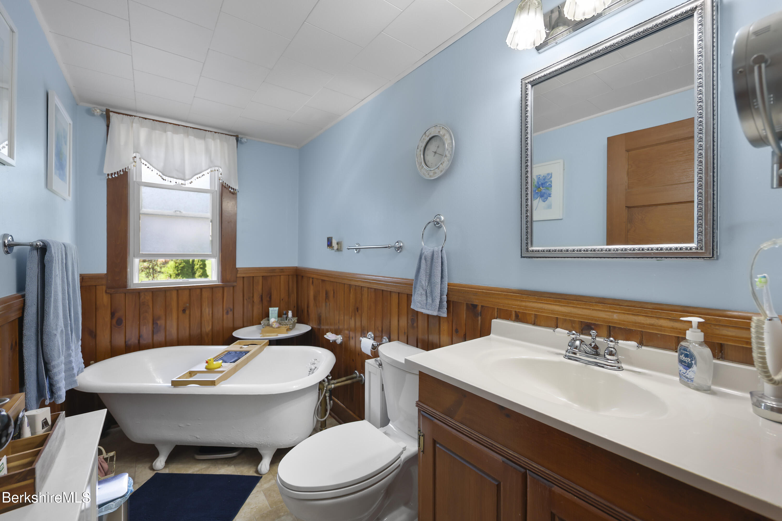 47 Onota Street Pittsfield, MA 01201 - Photo 36 of 56 Second Floor Bathroom Two