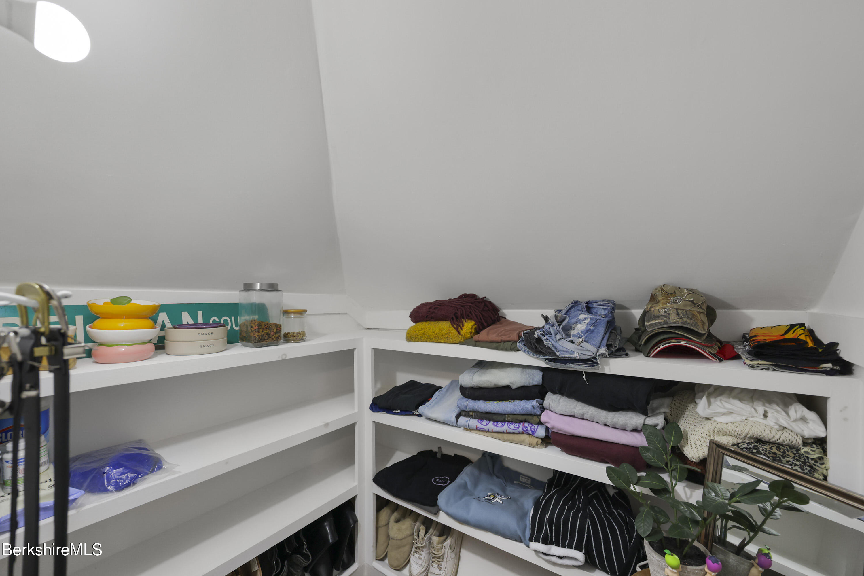 47 Onota Street Pittsfield, MA 01201 - Photo 43 of 56 Third Floor