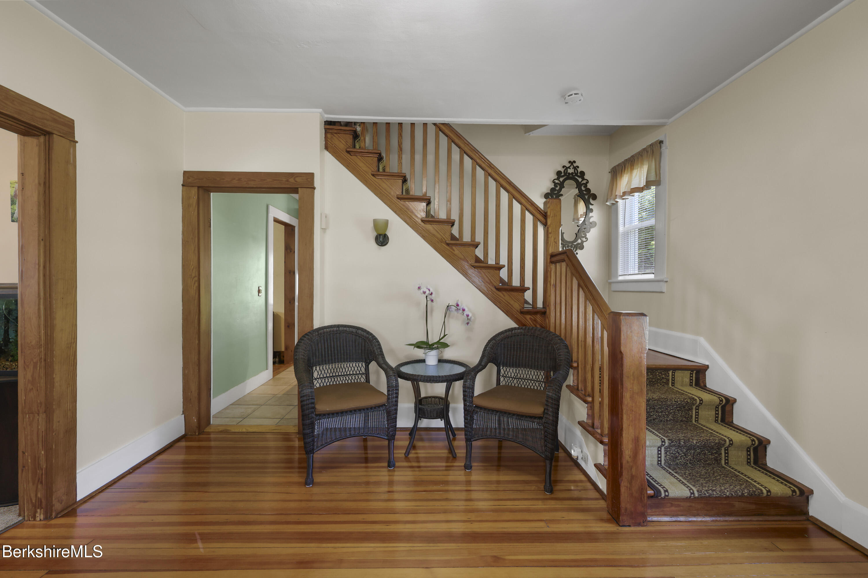 47 Onota Street Pittsfield, MA 01201 - Photo 6 of 56 Foyer4