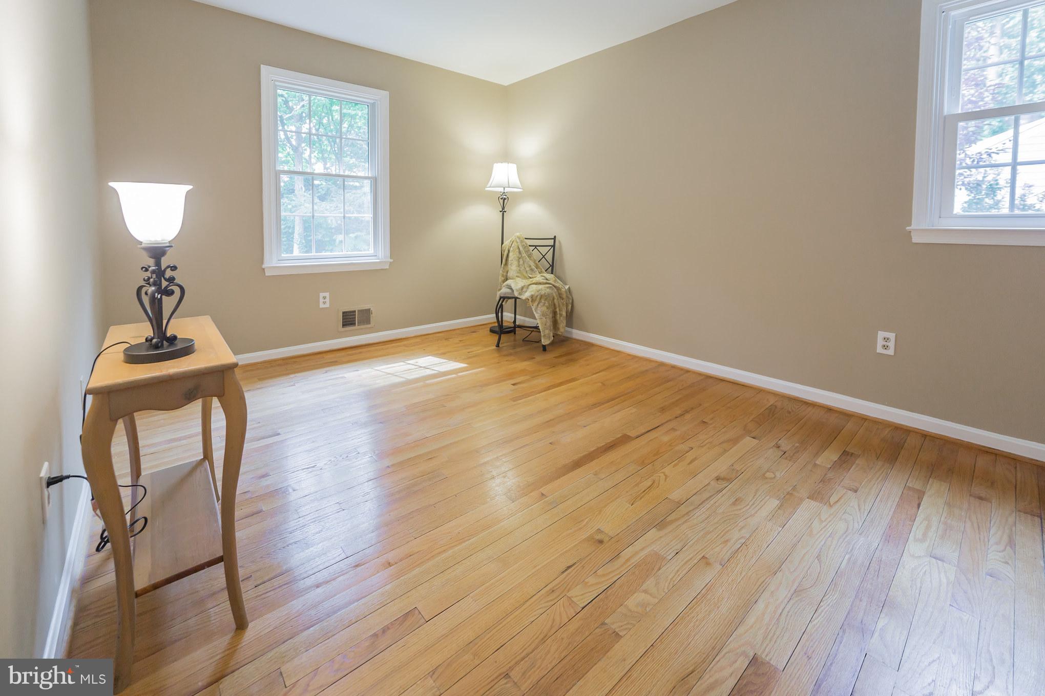 1247 Maple Road Arnold, MD 21012 - Photo 15 of 29 Nicely appointed 2nd bedroom