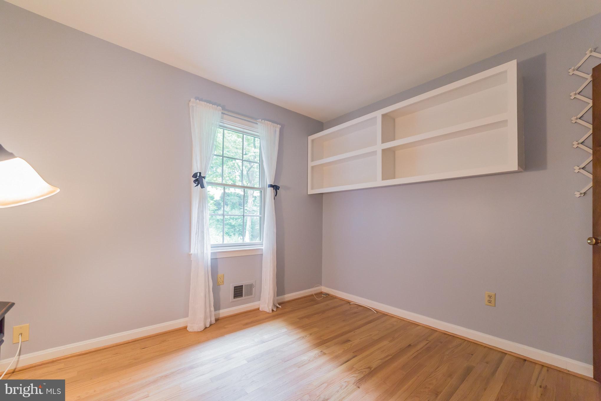 1247 Maple Road Arnold, MD 21012 - Photo 16 of 29 3rd bedroom on upper level