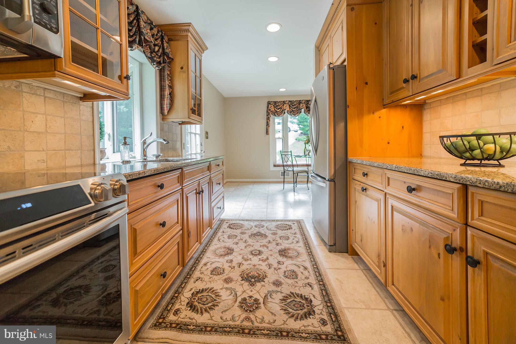 1247 Maple Road Arnold, MD 21012 - Photo 7 of 29 Plenty of counter and cabinet space