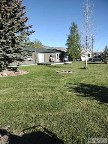 $485,585 | 3195 3350 West, Moore, ID 83255