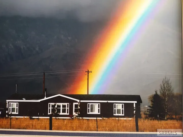 $485,585 | 3195 3350 West, Moore, ID 83255