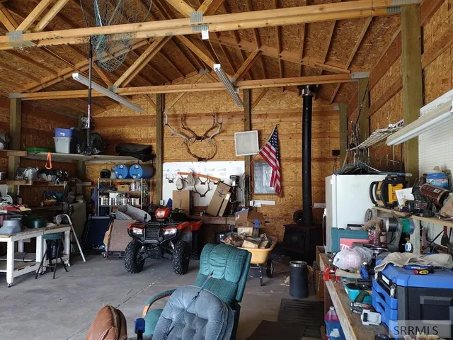 $485,585 | 3195 3350 West, Moore, ID 83255