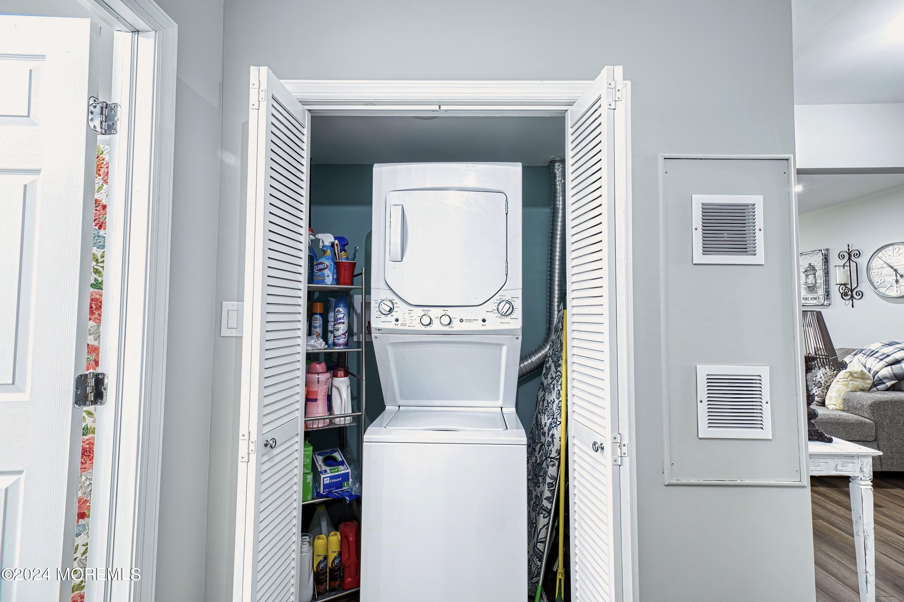 6 Masters Road Brick, NJ 08724 - Photo 15 of 38 a utility room with dryer and washer