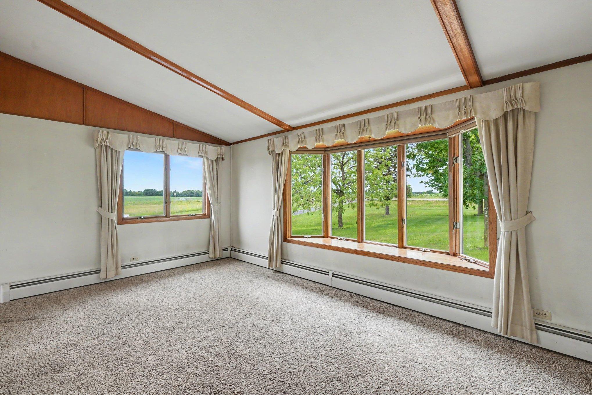 158 County Road East Houlton, WI 54082 - Photo 3 of 35