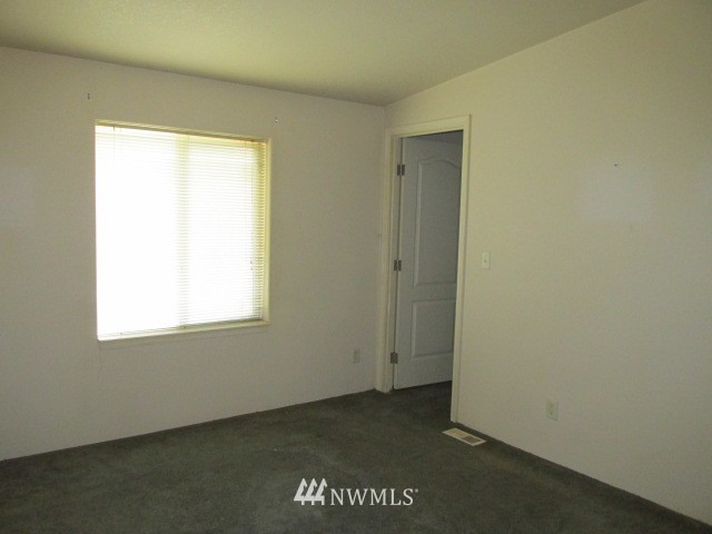 150 Lewis Road Port Angeles, WA 98362 - Photo 6 of 22 Gallery Image 6