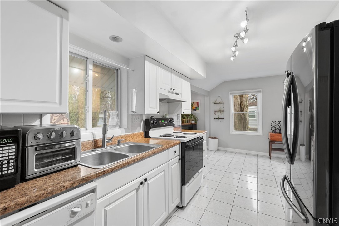 191 Straub Road Greece, NY 14626 - Photo 7 of 38 Gallery Image 7