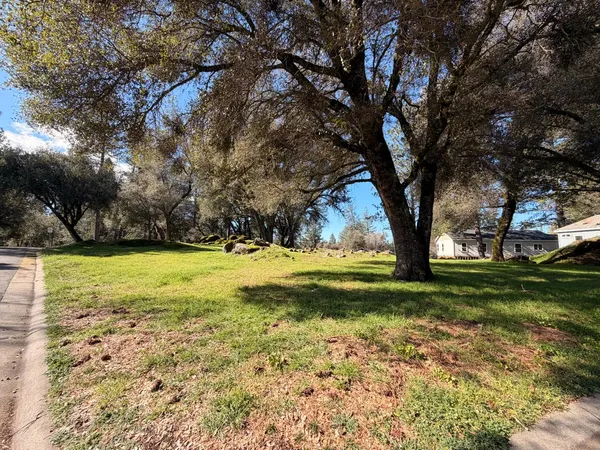 $375,000 | 2055 Candlelight Drive, Somerset, CA 95684