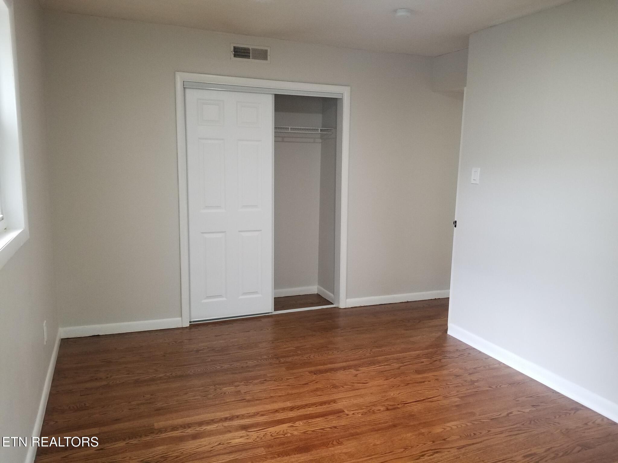 380 West Outer Drive Oak Ridge, TN 37830 - Photo 14 of 24 14) 61744-68a3998ad3724