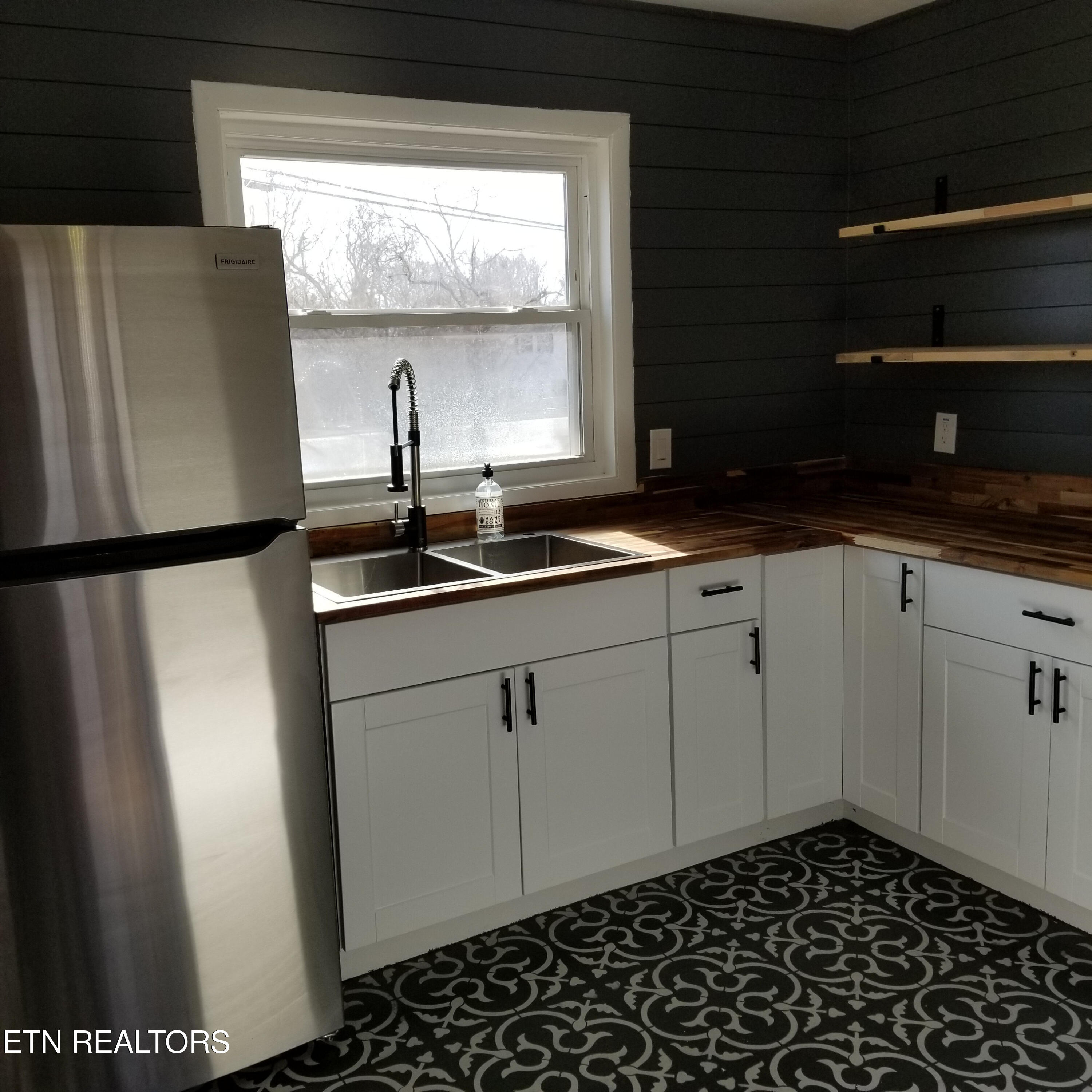 380 West Outer Drive Oak Ridge, TN 37830 - Photo 17 of 24 17) 61744-68a3998c1af9d