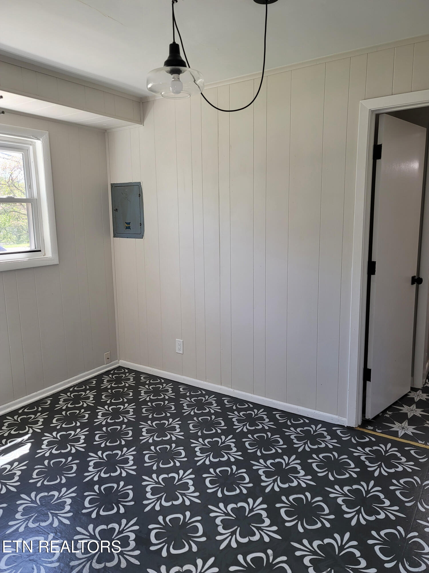 380 West Outer Drive Oak Ridge, TN 37830 - Photo 6 of 24 6) 61744-68a3998ee6782