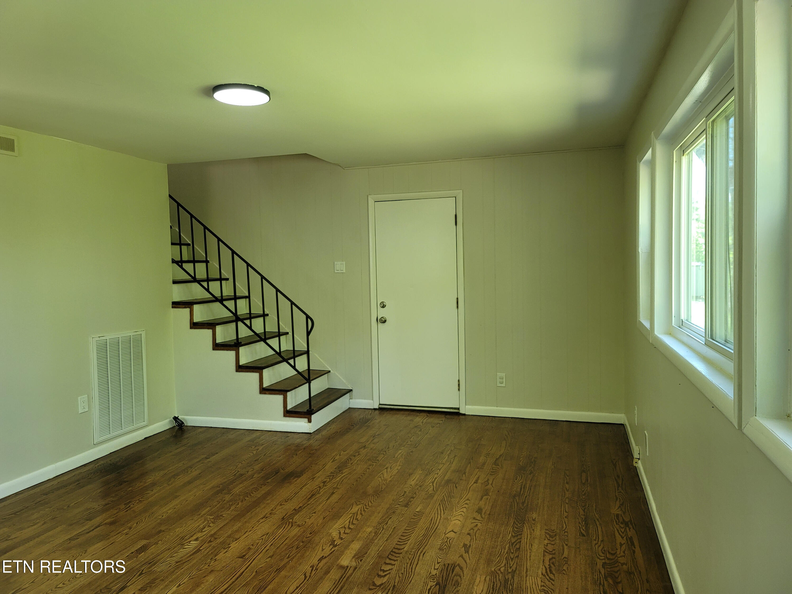 380 West Outer Drive Oak Ridge, TN 37830 - Photo 9 of 24 9) 61744-68a399932f55d