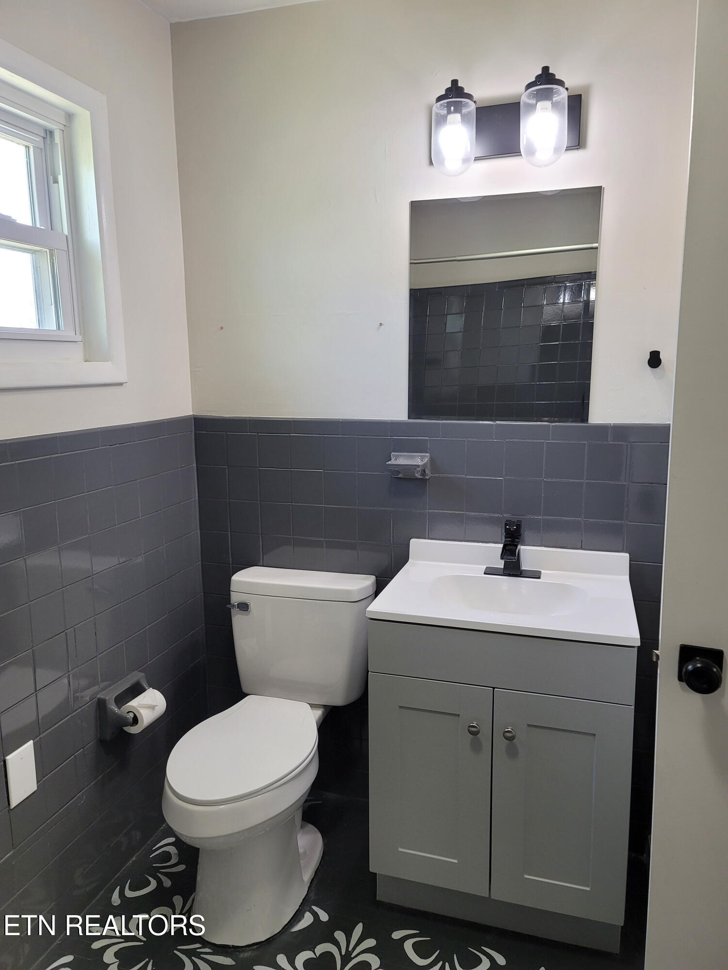 380 West Outer Drive Oak Ridge, TN 37830 - Photo 10 of 24 10) 61744-68a399906161c