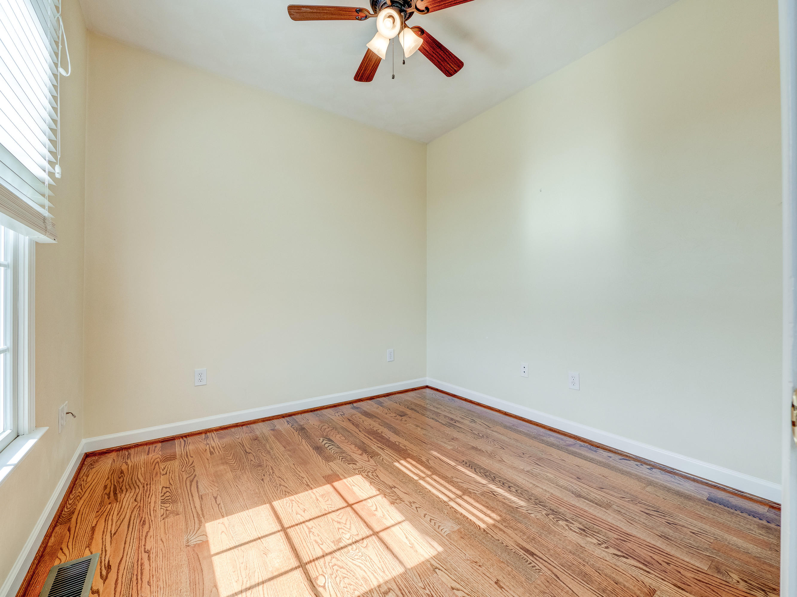 326 Summit Ridge Road Daleville, VA 24083 - Photo 17 of 54 13_326_Summit_Ridge_Rd13_mls