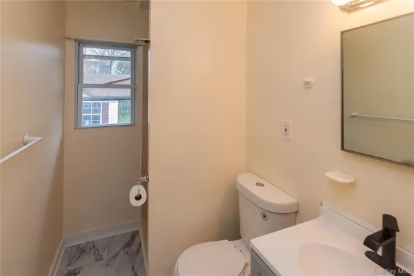 $274,900 | 43 Lafayette Drive, New Windsor, NY 12553