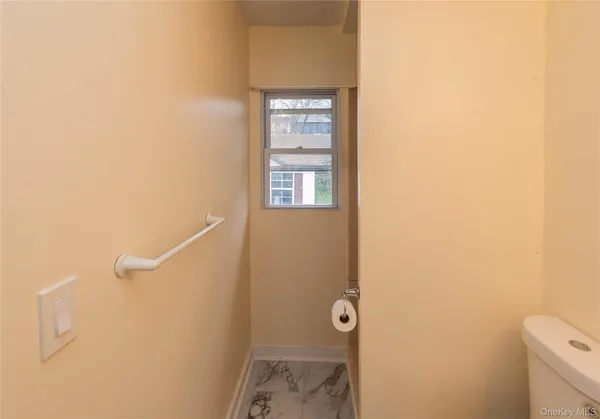 $274,900 | 43 Lafayette Drive, New Windsor, NY 12553