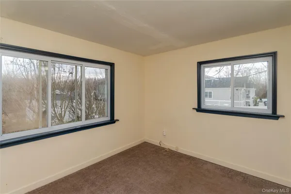 $274,900 | 43 Lafayette Drive, New Windsor, NY 12553