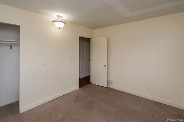 $274,900 | 43 Lafayette Drive, New Windsor, NY 12553