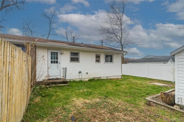 $274,900 | 43 Lafayette Drive, New Windsor, NY 12553