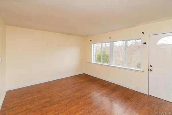 $274,900 | 43 Lafayette Drive, New Windsor, NY 12553