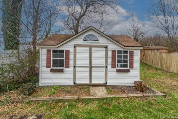 $274,900 | 43 Lafayette Drive, New Windsor, NY 12553