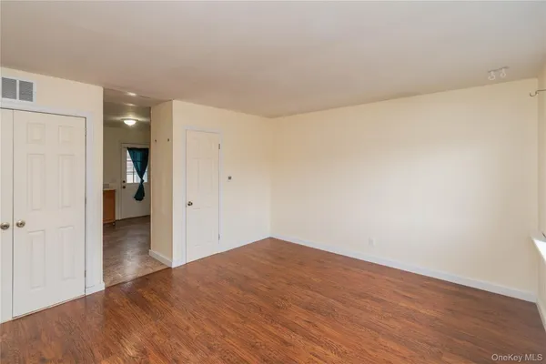 $274,900 | 43 Lafayette Drive, New Windsor, NY 12553