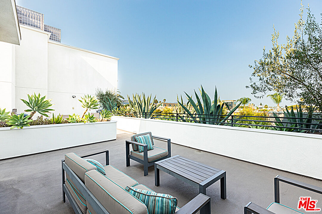 118 North Kings Road, Unit 305 Los Angeles, CA 90048 - Photo 33 of 37 Gallery Image 33
