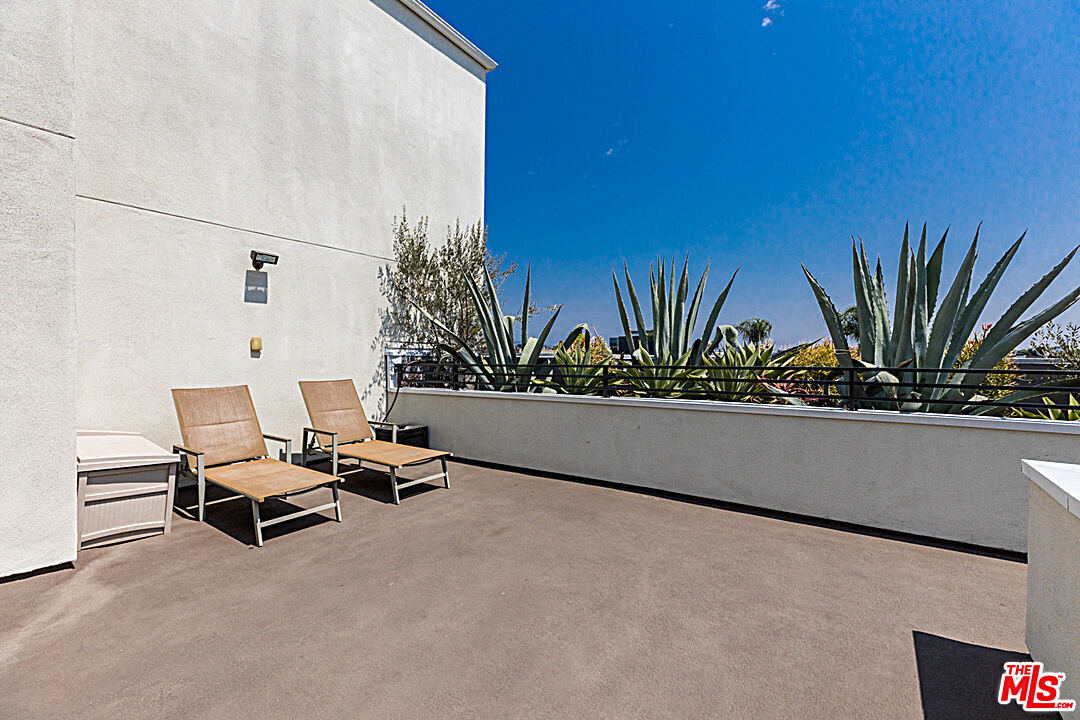 118 North Kings Road, Unit 305 Los Angeles, CA 90048 - Photo 34 of 37 Gallery Image 34