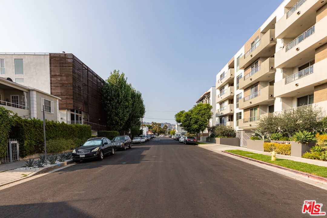 118 North Kings Road, Unit 305 Los Angeles, CA 90048 - Photo 36 of 37 Gallery Image 36