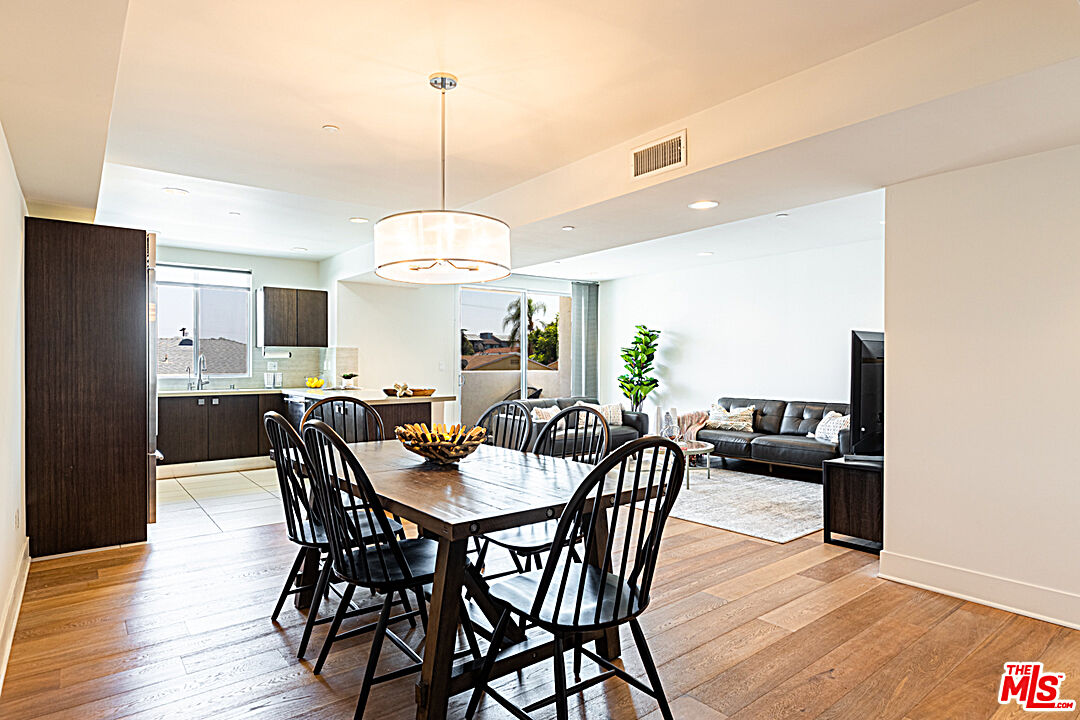 118 North Kings Road, Unit 305 Los Angeles, CA 90048 - Photo 6 of 37 Gallery Image 6