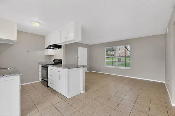 $1,195 | 8024 Cambridge Circle, Unit A, White Settlement, TX 76108