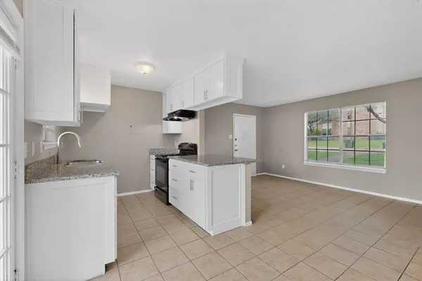 $1,195 | 8024 Cambridge Circle, Unit A, White Settlement, TX 76108