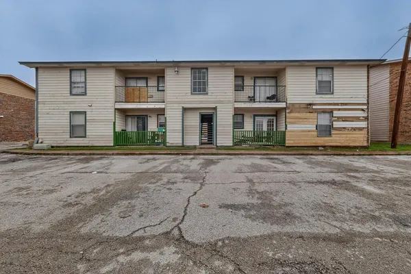$1,195 | 8024 Cambridge Circle, Unit A, White Settlement, TX 76108